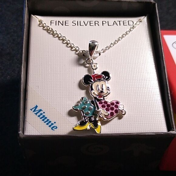 NWT Disney Mickey Mouse & Friends Minnie Mouse & Heart Pendant/Necklace - Picture 1 of 6